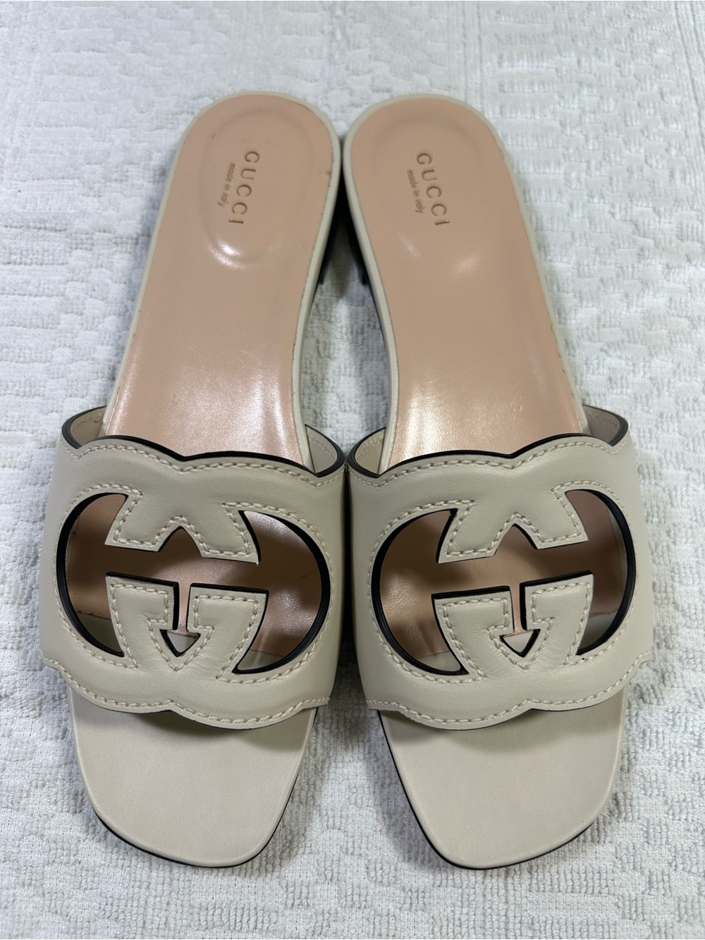 Gucci Cream Leather GG Cutout Slide Sandals size 39
